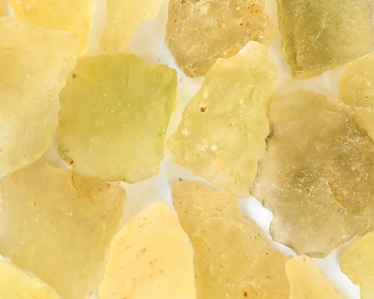 Verre libyque: Minéralogie et Vertus de la Pierre