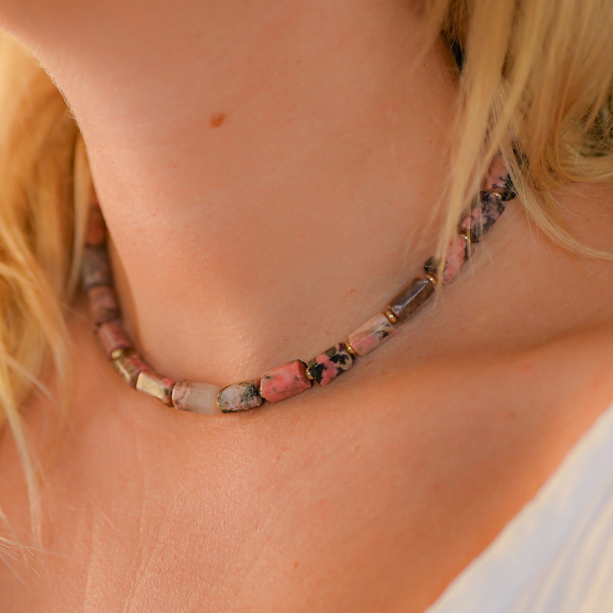 Collier Ras du Cou en Rhodonite