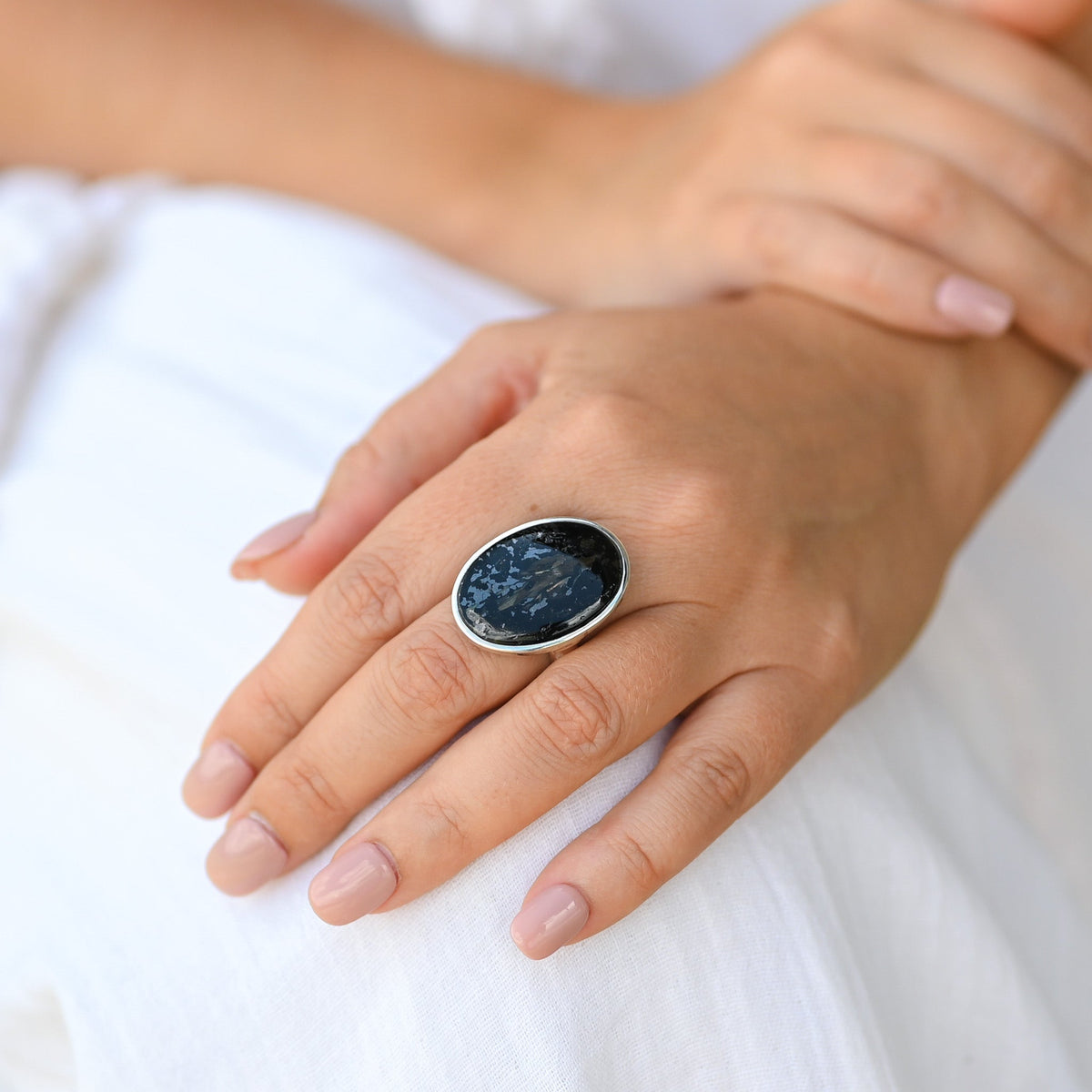 Bague Nuummite