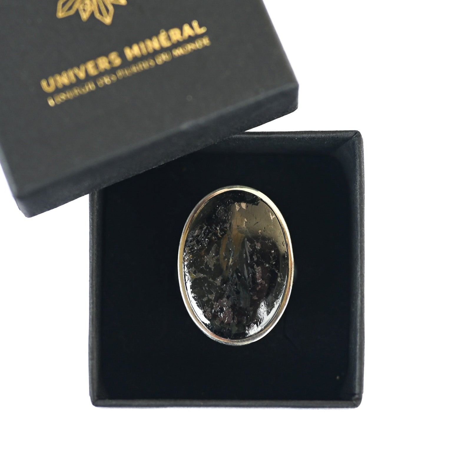 Bague Nuummite
