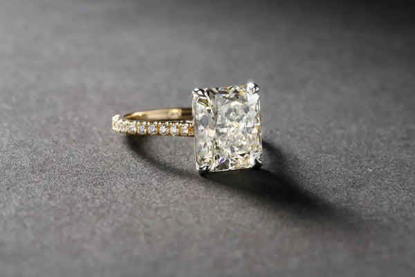 bague pavée