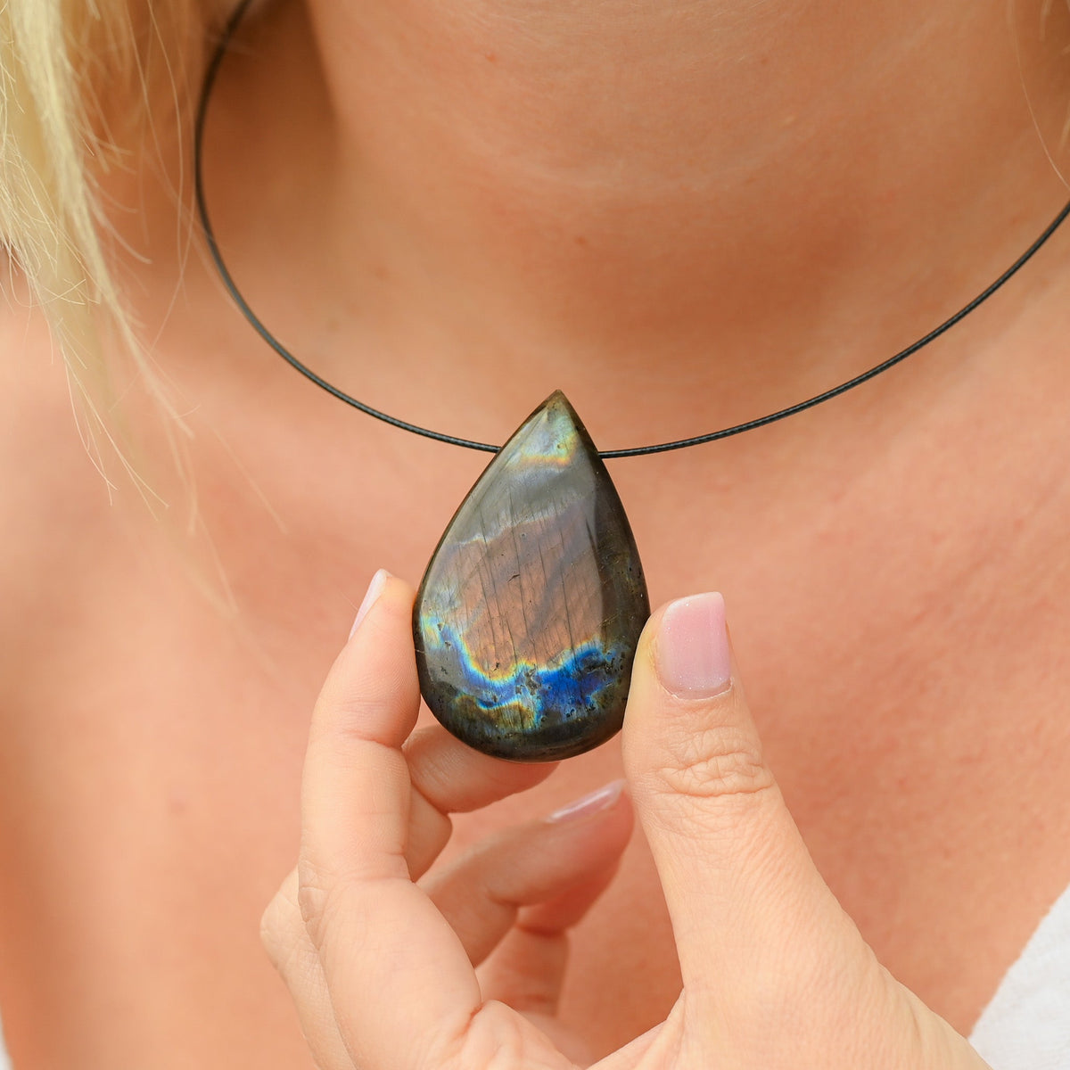 Collier labradorite reflet bleu doré