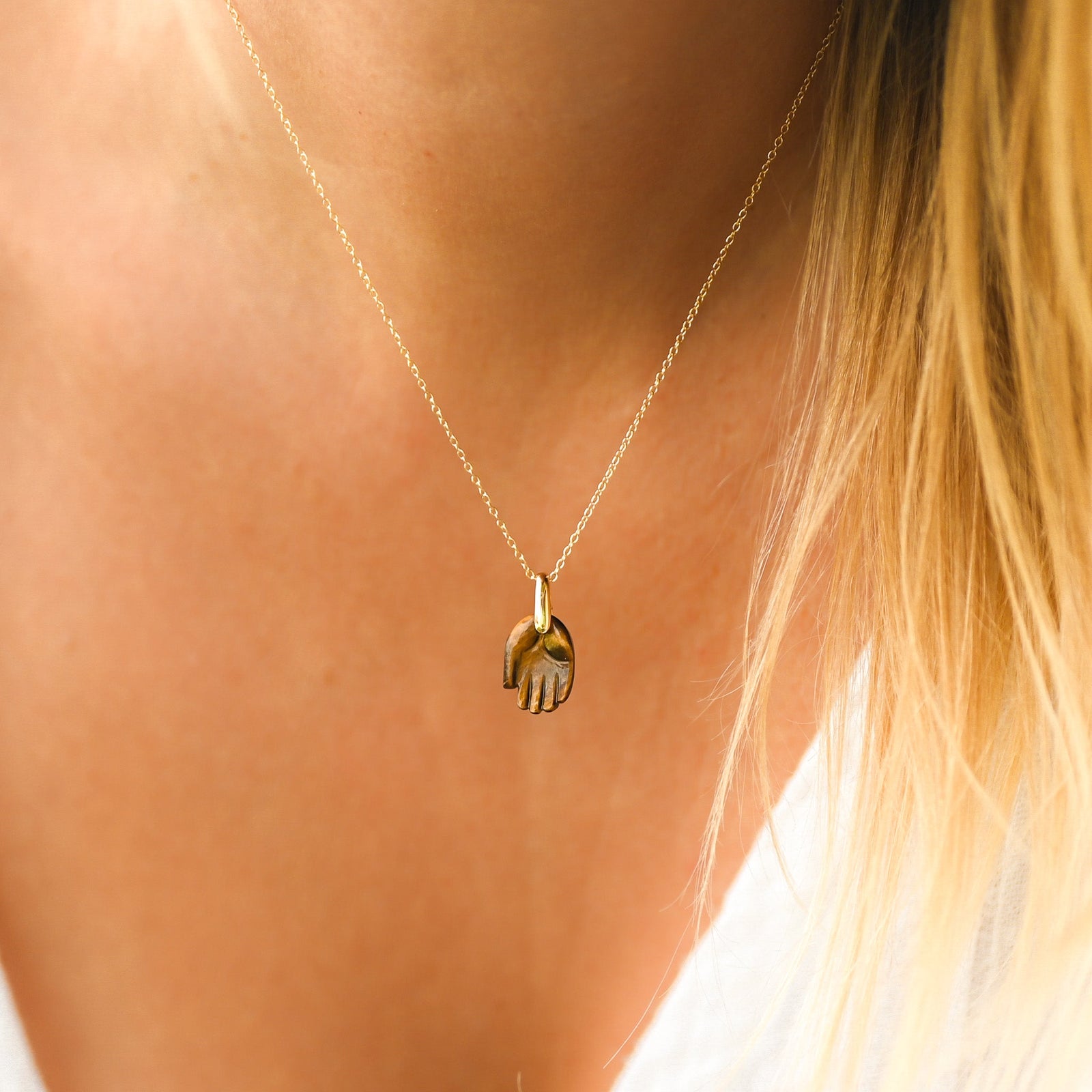 Collier ’Main’