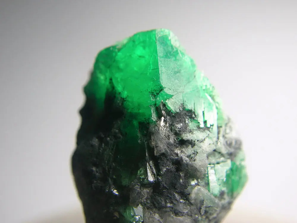 emeraude brute univers mineral