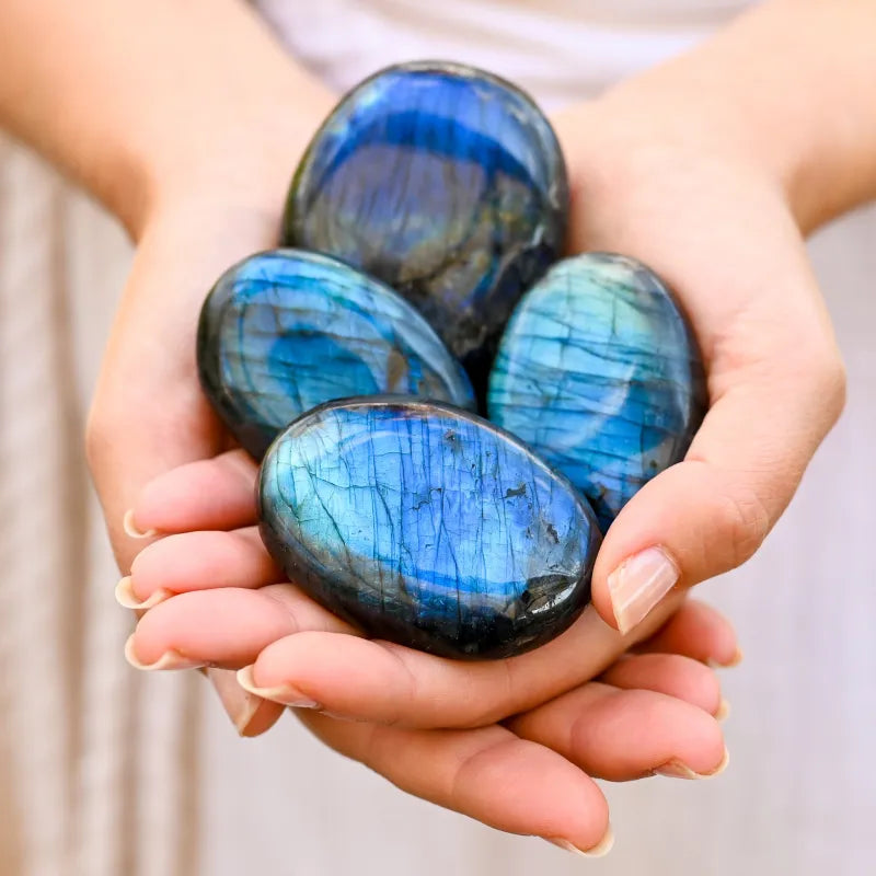 Galet Labradorite Bleue Flash