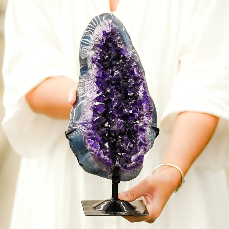 Géode d’Améthyste sur socle