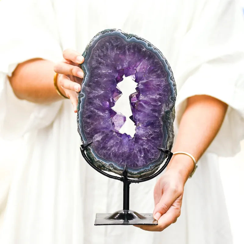Géode d’améthyste - Tranche sur socle