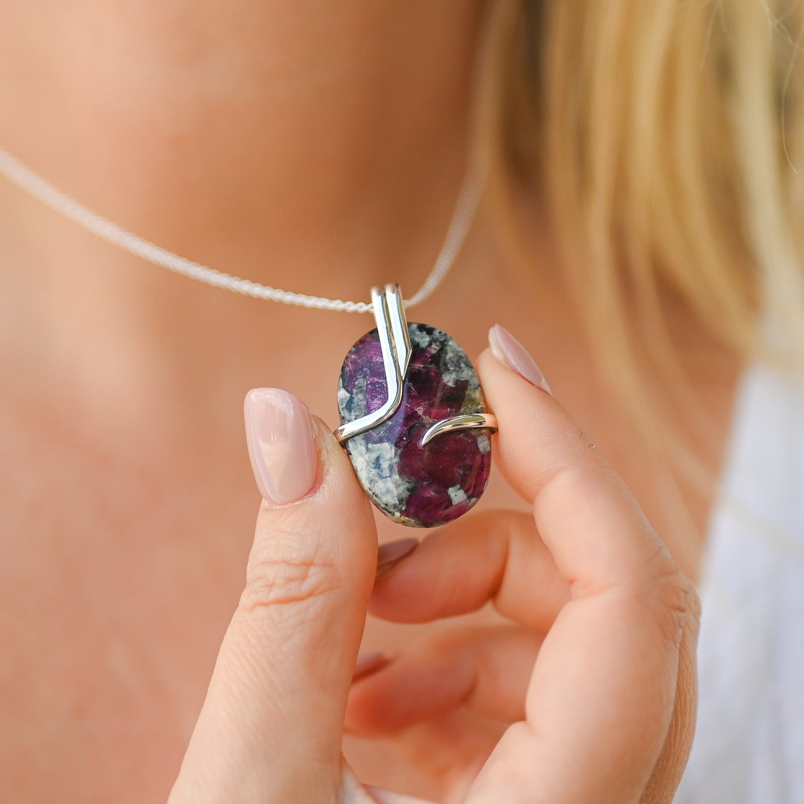 Pendentif Eudialyte