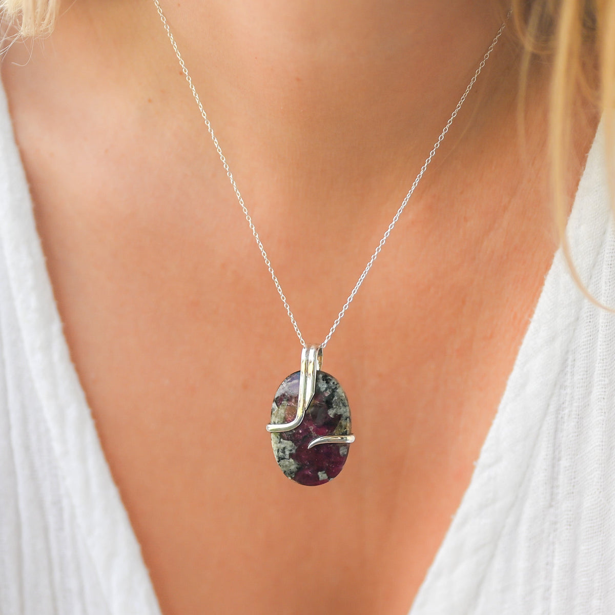 Pendentif Eudialyte