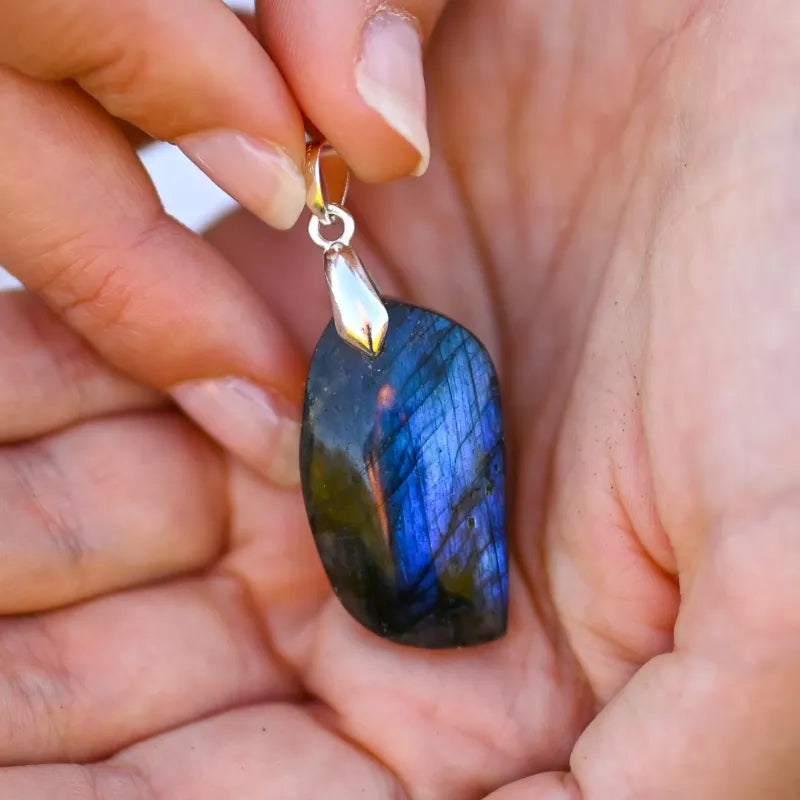 Pendentif labradorite bleue