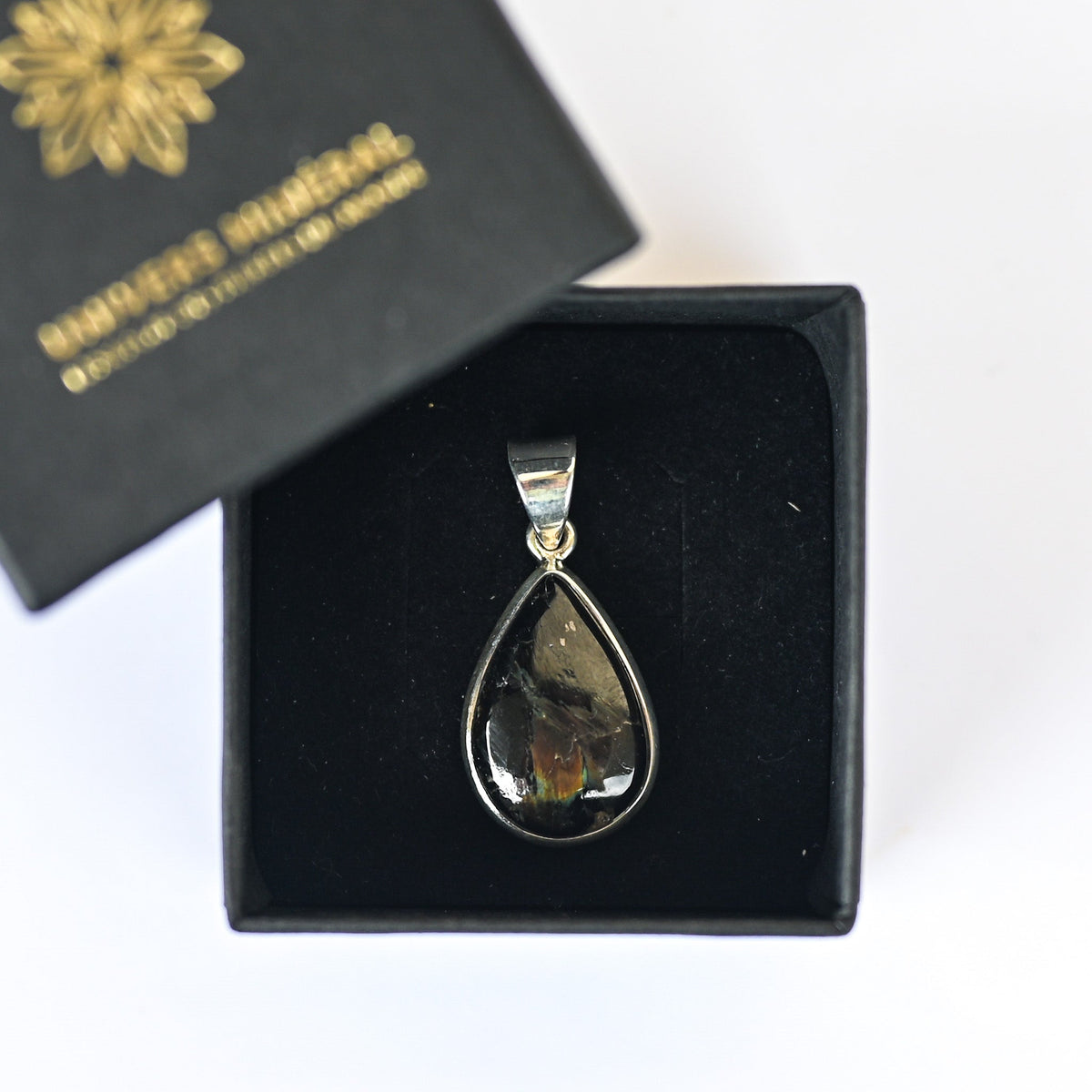 Pendentif Nuummite