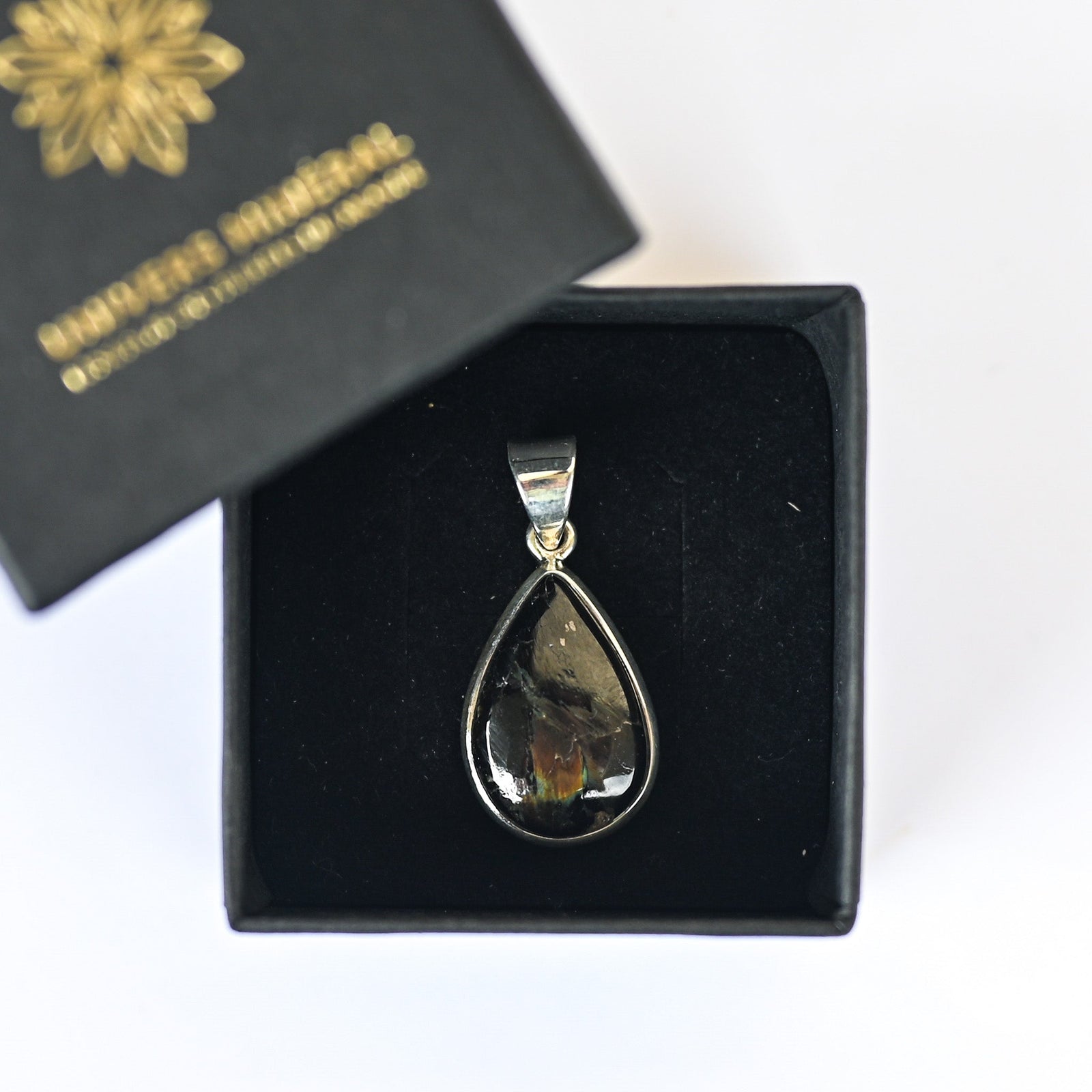 Pendentif Nuummite