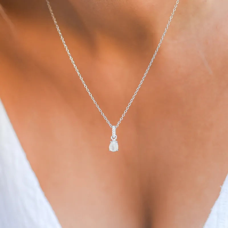 Pierre de Lune Collier