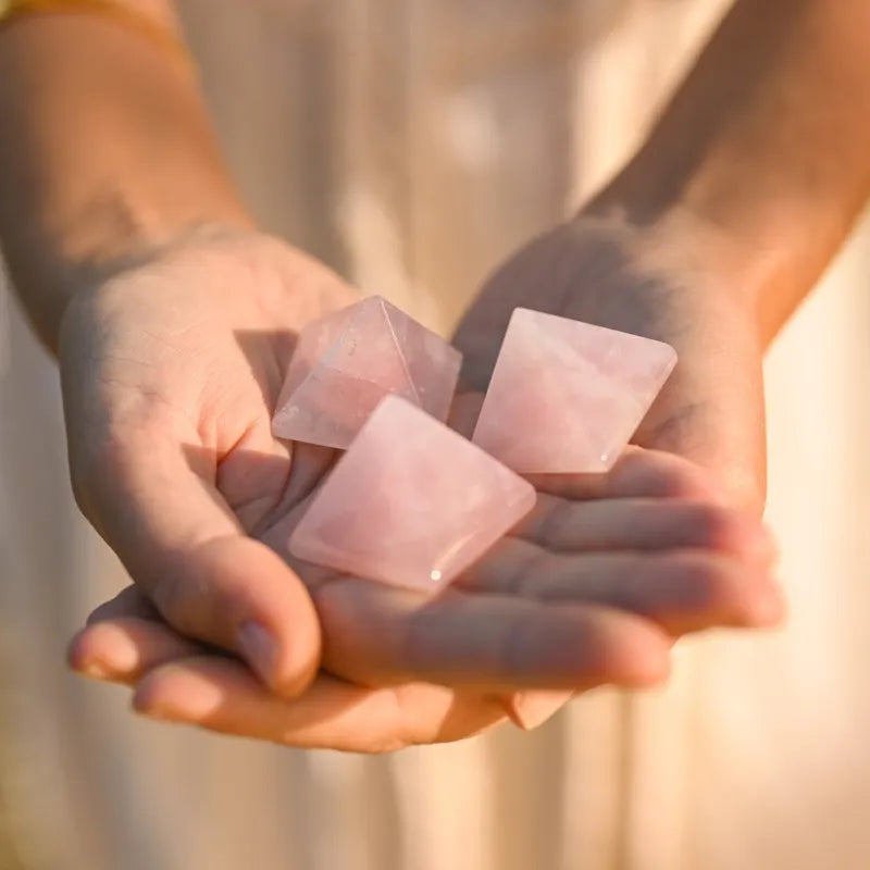 Pyramide en Quartz Rose