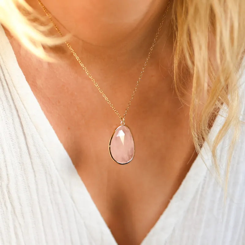 Quartz Rose Collier