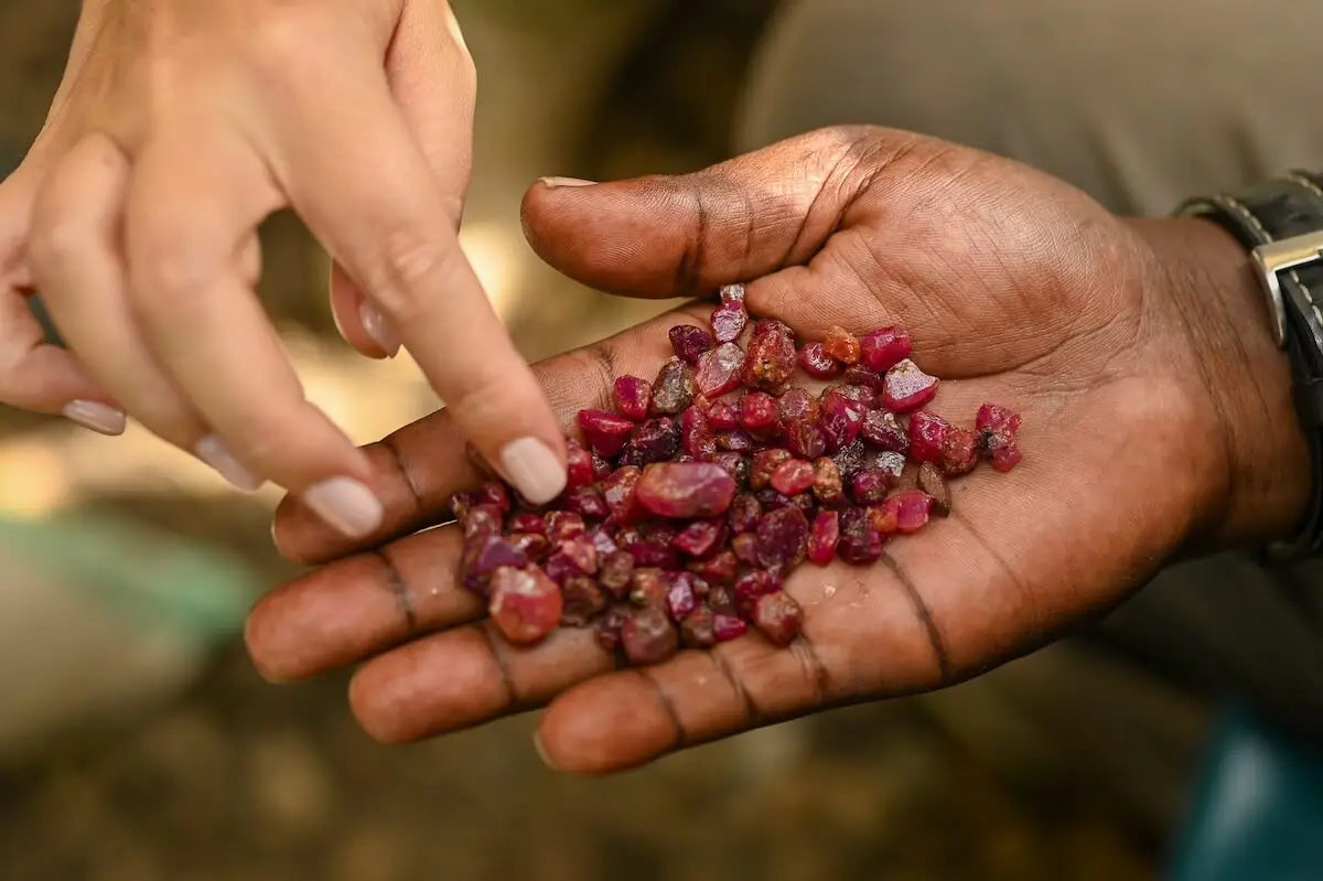 Rhodolite: vertus bienfaits et signification de la pierre