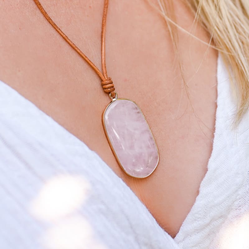 Collier Quartz Rose Cuir | Univers Minéral